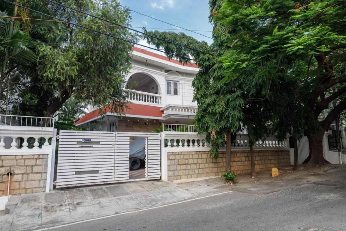Westside Bungalow By Jadecaps Nr Wtc Rajajinagar Villa Bangalore Exterior foto